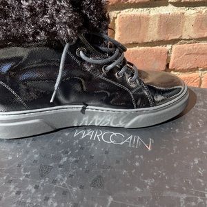 brand new size 9 black boot